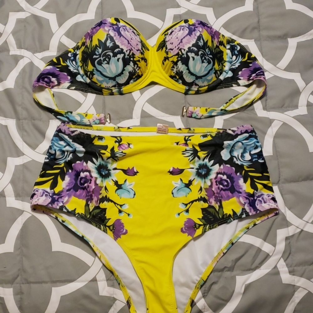 Swimsuit, fits a size 12/14 perfect